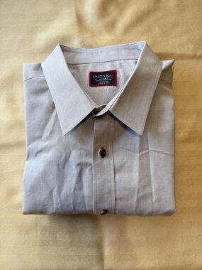 UNTUCKit Men's Light Gray Button-Down Dress Shirt